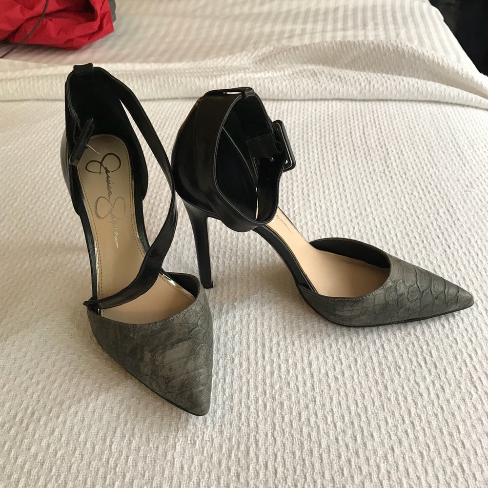 Jessica Simpson heels